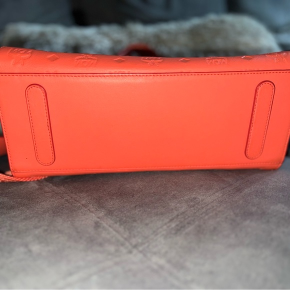 COPY - MCM Tote Bag - Picture 4 of 8